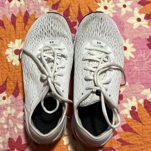 Women’s Under Armour Hove Sonic Running shoes (White) Size 7